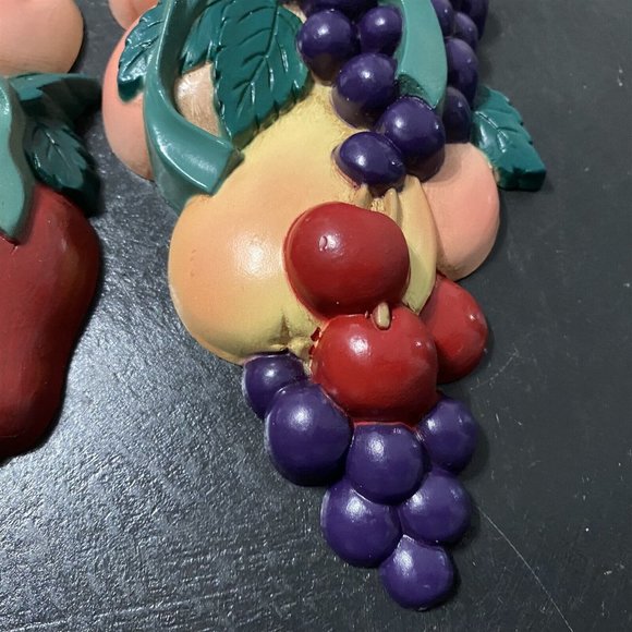 VINTAGE BURWOOD PLAQUES FRUIT SWAG KITCHEN DECOR WALL ART 1995 SET OF 2 - Picture 4 of 8